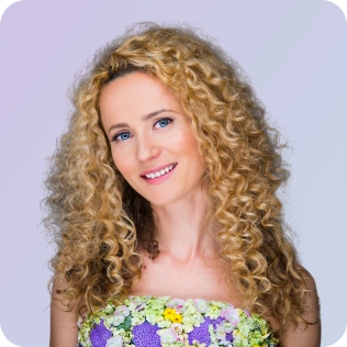 Деси Добрева image